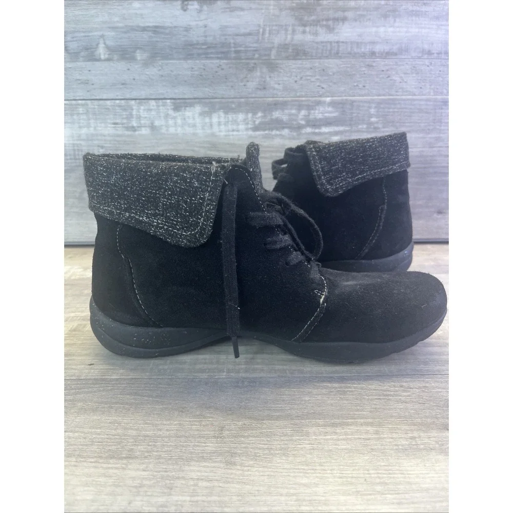 Clarks Womens 9 Roseville Lace Up Ankle Boot Black Suede Comfort